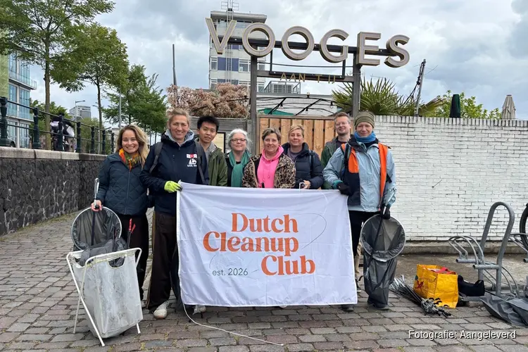 Vrijwilligers halen 200 kilo zwerfafval op tijdens cleanup in Amsterdam-West