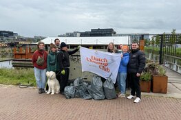 Vrijwilligers halen 200 kilo zwerfafval op tijdens cleanup in Amsterdam-West