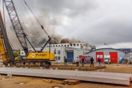 Grote uitslaande brand in bedrijfspand Diemen, NL Alert uitgegeven