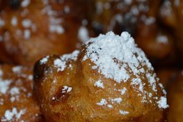 Nieuwe langjarige vergunningen voor Amsterdamse oliebollen- en kerstboomverkopers