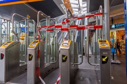 Man overleden na aanrijding met trein op station Bijlmer Arena