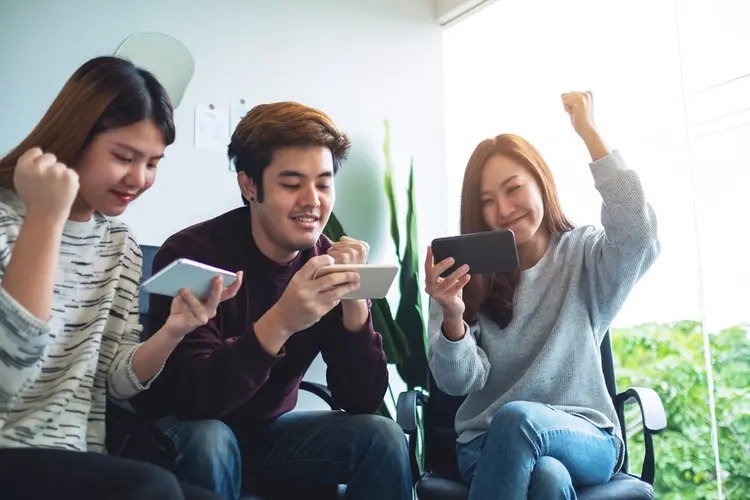 Hoe Sociale Druk Ons Gedrag in Online Casino’s Verandert