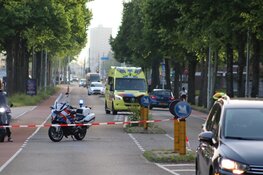 Kind zwaargewond na aanrijding met motor in Amsterdam