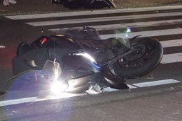 Ongeval tussen motorscooter en auto op Cornelis Lelylaan