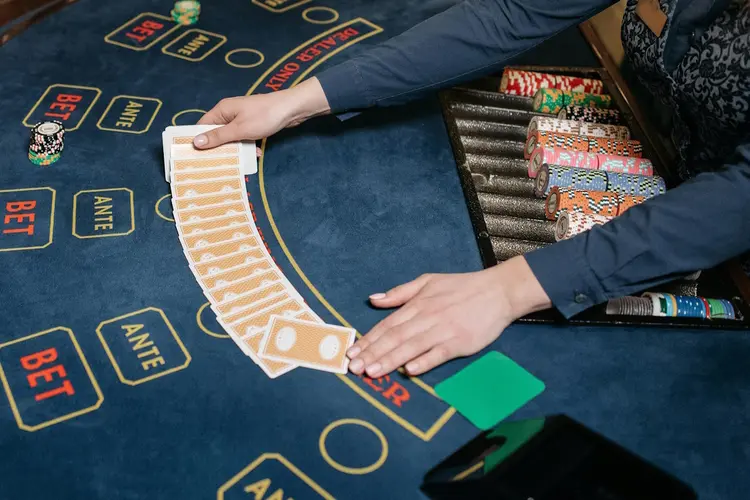 Hoe muziek wordt gekozen voor fysieke slots en online casino’s