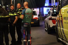 Persoon belandt in water Oosterdok en wordt gereanimeerd