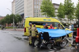 Persoon gewond na aanrijding tussen scootmobiel en busje