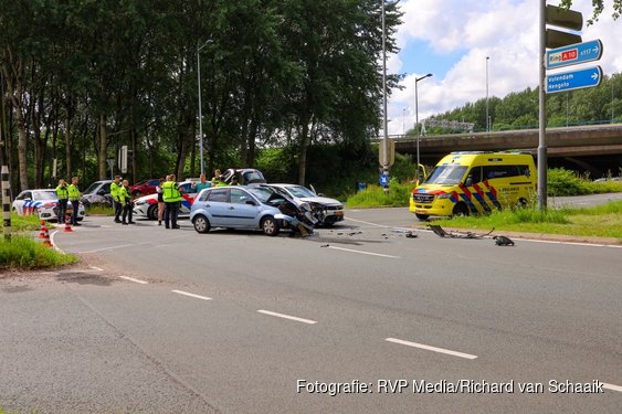 Schade na ongeval op kruising van oprit A10
