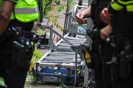 Persoon gewond nadat bouwlift omvalt op terras in Amsterdam