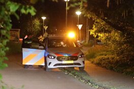 Auto botst op fietser aan Christoffel Plantijngracht