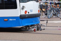 Fietser raakt gewond bij aanrijding met tram op Eerste Constantijn Huygensstraat