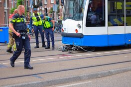 Fietser raakt gewond bij aanrijding met tram op Eerste Constantijn Huygensstraat