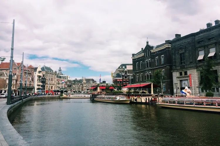 Amsterdam opent zijn digitale deur voor internationale bezoekers