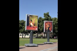 Fototentoonstelling op het Museumplein in aanloop naar het concert