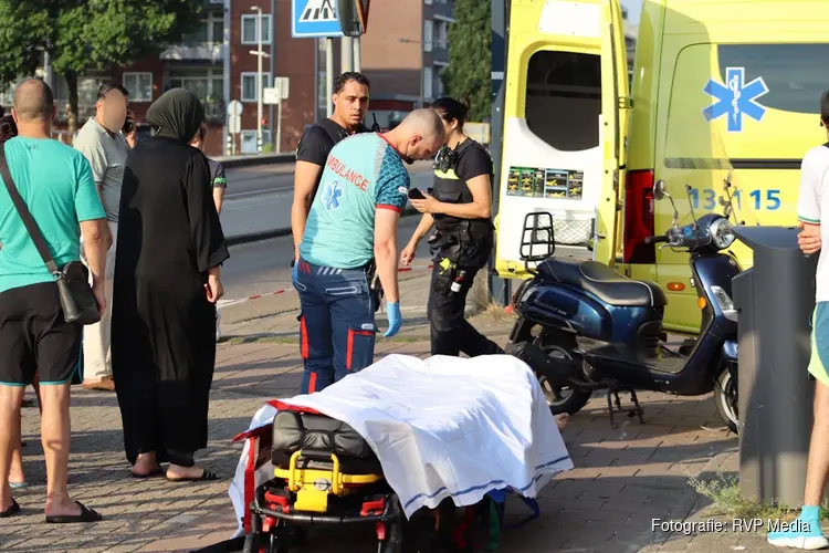 Gewonde na botsing tussen scooters in Amsterdam