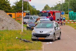 Fietser ernstig gewond na aanrijding met auto