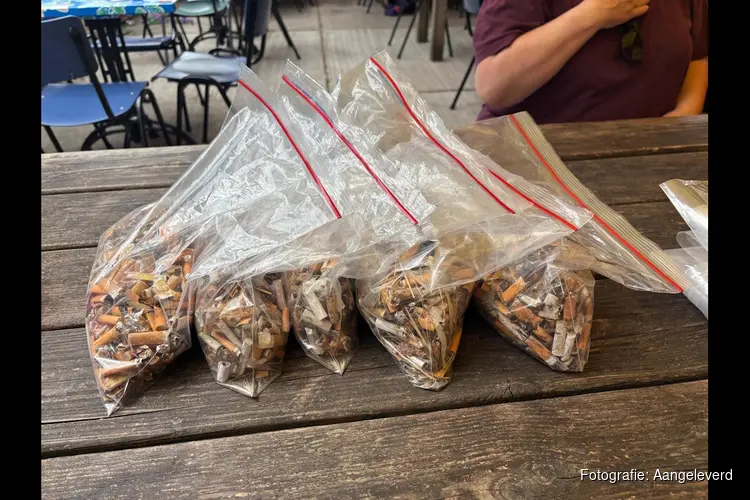 5.500 sigarettenpeuken opgeruimd in Amsterdam Zuidoost tijdens Plastic PeukMeuk Dag
