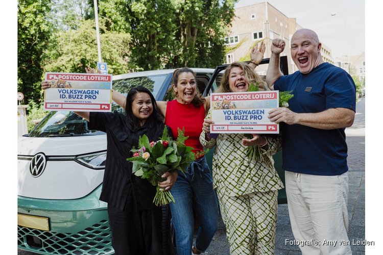 Maeike & Mark en Lamroh winnen een Volkswagen ID Buzz Pro bij de Postcode Loterij