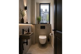 Toilet renoveren in een Amsterdams huis: waarom de kleinste ruimte om een eigen aanpak vraagt