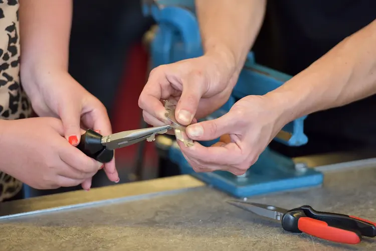 Verbindingssystemen in industriële kasten: hoe kiest u het ideale gereedschap?