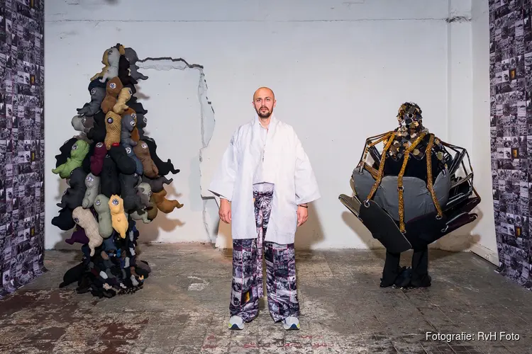 Gratis expositie EVIL = LIVE langer te bezoeken in Amsterdam