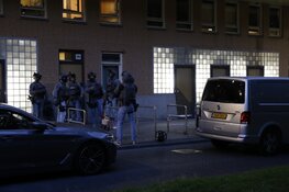 Gewonde en arrestatieteam ingezet bij schietpartij in Amsterdam