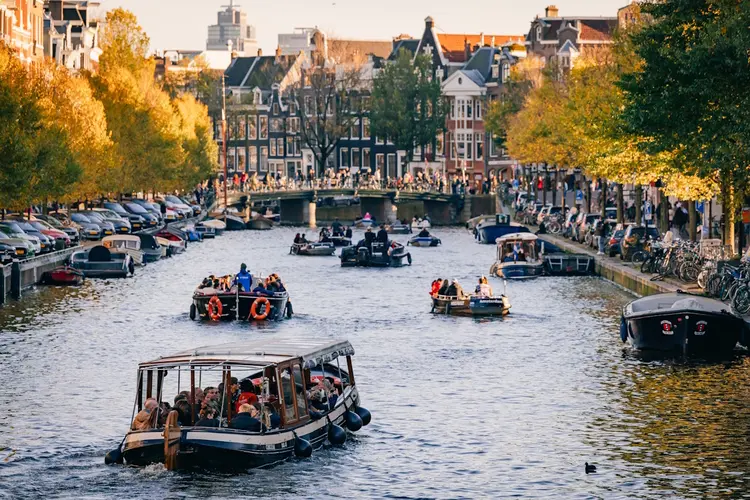 Waarom Amsterdam de perfecte stad is voor een date met een High Class Escort