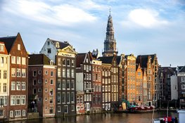 De Amsterdamse woningmarkt blijft volop veranderen, waardoor het vinden van een geschikte woning bijna onmogelijk is
