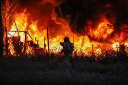 Grote uitslaande brand op campingpark Westpoort Amsterdam