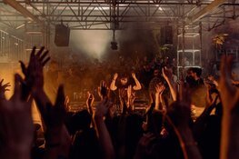 Dekmantel Festival 2026 opent vernieuwde editie in het Amsterdamse Bos