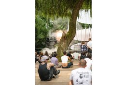 Dekmantel Festival 2026 opent vernieuwde editie in het Amsterdamse Bos