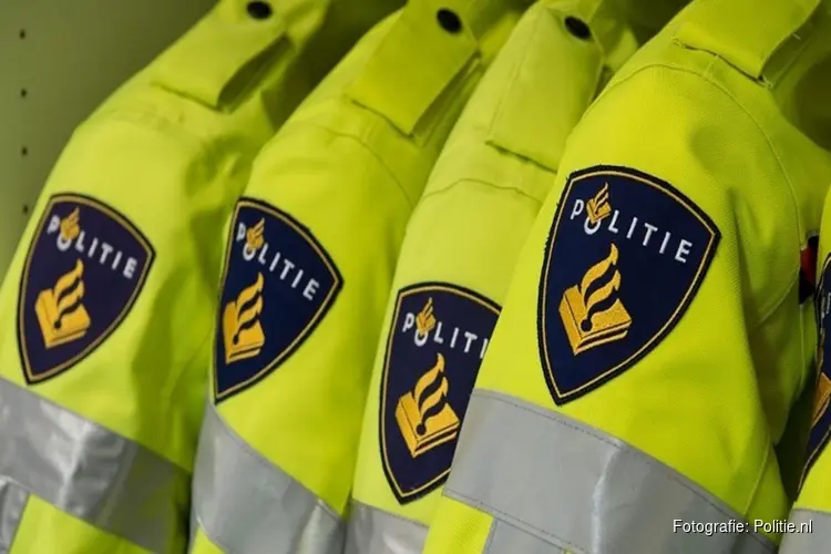 Verdachte aangehouden na autocrash Nierkerkestraat