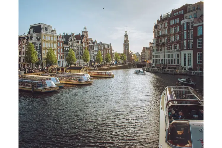 Hoe Amsterdam al decennia vormgeeft aan volwassen uitgaansleven