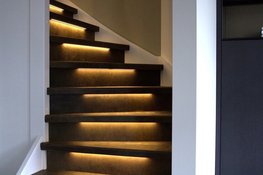Amsterdamse woningen omarmen nieuwe woontrend: interieur bekleden met leer