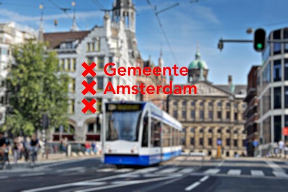Gemeente Amsterdam voert vergunningsplicht in op Nieuwendijk