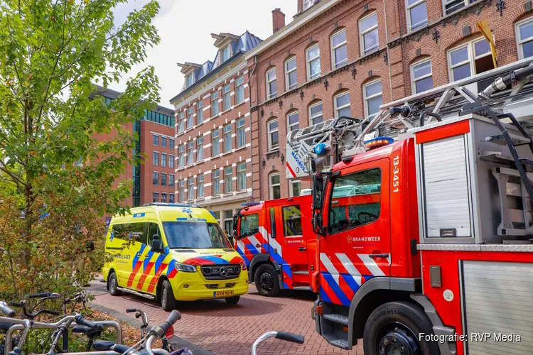 Bewoner gecontroleerd bij woningbrand in Amsterdam