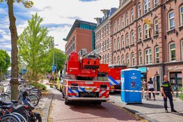 Bewoner gecontroleerd bij woningbrand in Amsterdam
