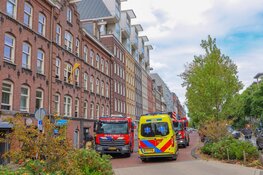 Bewoner gecontroleerd bij woningbrand in Amsterdam