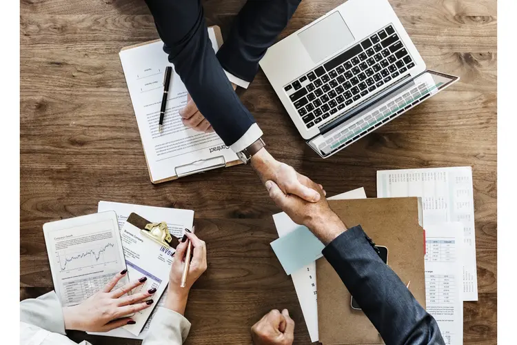 Bedrijven wachten steeds langer op een nieuwe specialist. Dit doen ze in de tussentijd