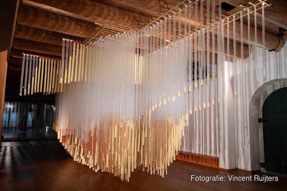 Het Scheepvaartmuseum presenteert hedendaagse kunstinstallatie ‘Crimson Gilt’