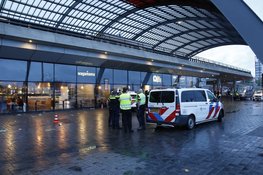 Vier gewonden bij steekpartij aan achterzijde Centraal Station, een verdachte aangehouden