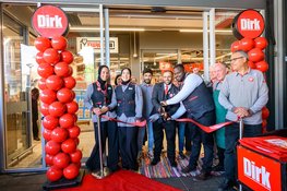 Vernieuwde Dirk aan de Meeuwenlaan weer open