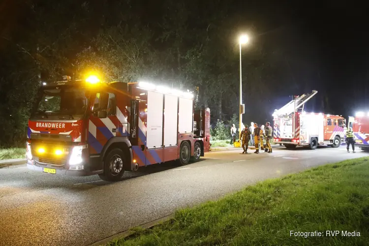 Auto met drie inzittenden belandt in sloot