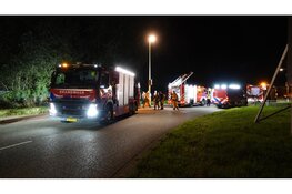 Auto met drie inzittenden belandt in sloot