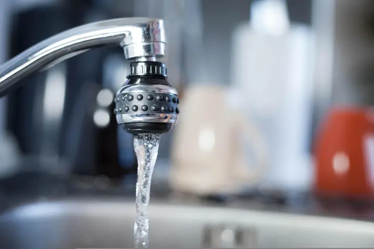 Hoe het Amsterdamse kraanwater smaakt, en waarom sommigen het tóch filteren