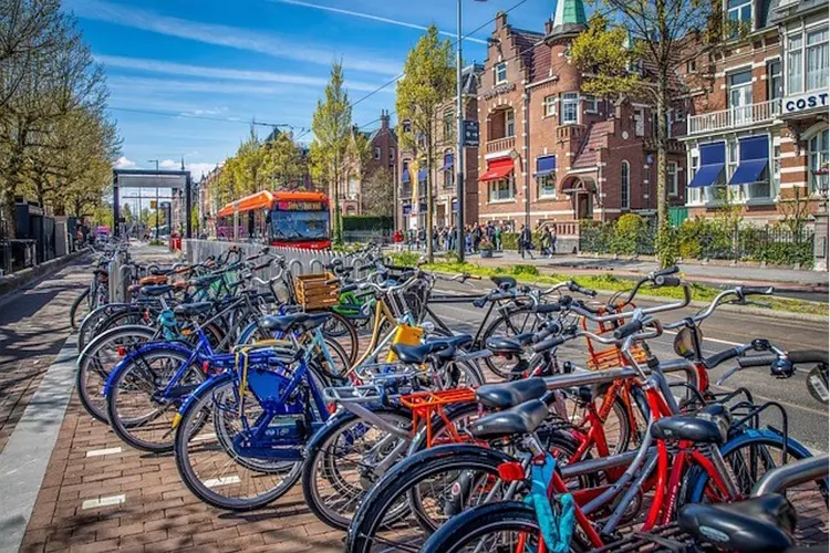 Amsterdam blijft in beweging: wat verandert er in de stad?