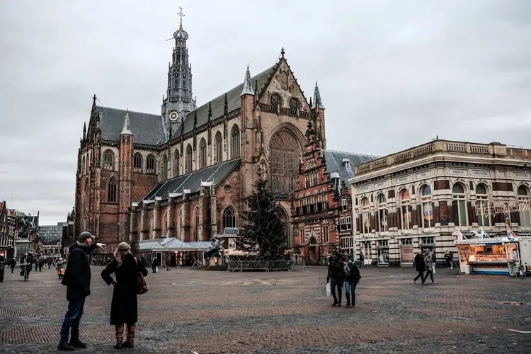Haarlem als weekendontsnapping: Amsterdammers ontdekken de stad om de hoek