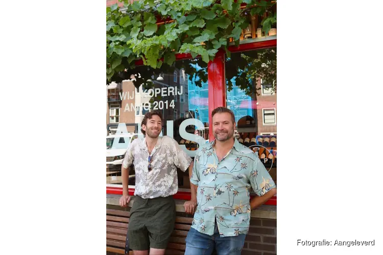 Bar Vergist opent in Amsterdam-West: waar bier en wijn eindelijk aan dezelfde tafel zitten