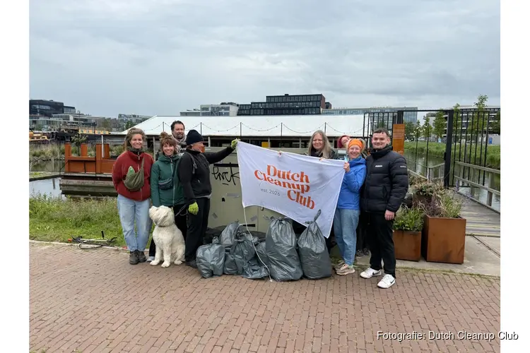 Vrijwilligers gezocht voor cleanup langs de Amstel op 28 november als tegenbeweging van Black Friday