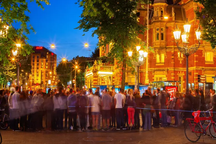 Uitgaan in Amsterdam: de complete gids voor Leidseplein, Rembrandtplein en meer